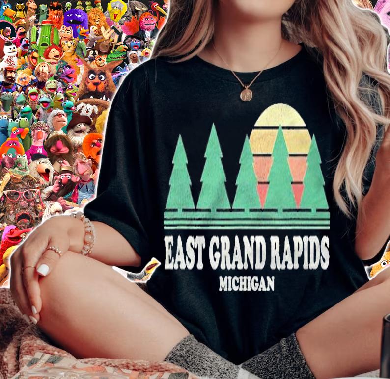 East Grand Rapids Mi Vintage Throwback Tee Retro 70S Design T-shirt woman shirt