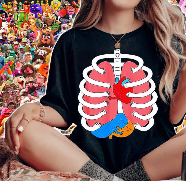 Hugging Anatomy Costume Funny Skeleton Organ Hug T-Shirt