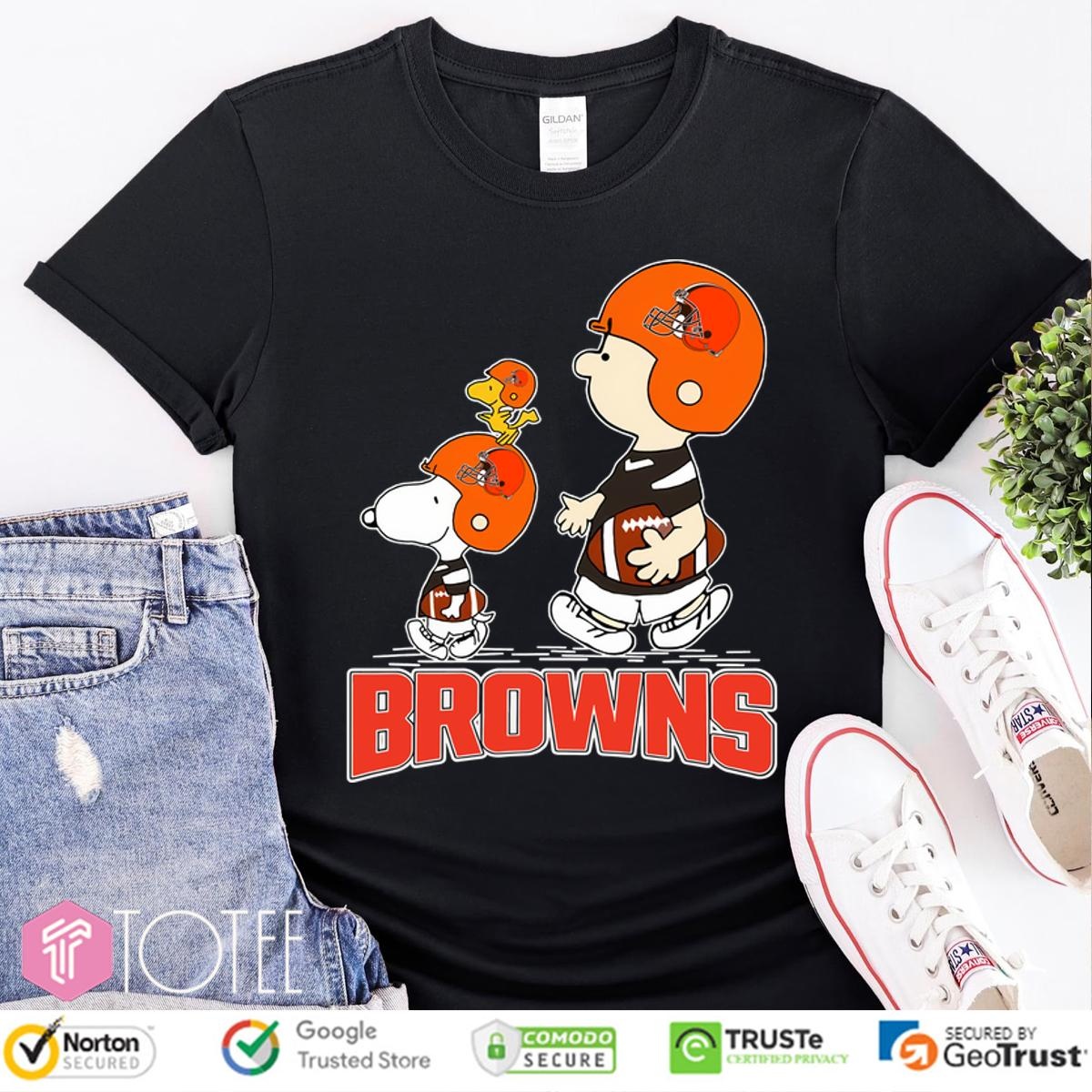 Peanuts Charlie Brown And Snoopy Dog Cleveland Browns T-shirt